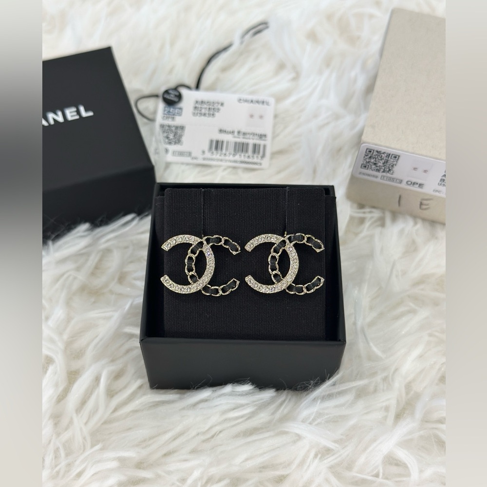 Chanel 25B Large CC Gold Earrings with crystals
